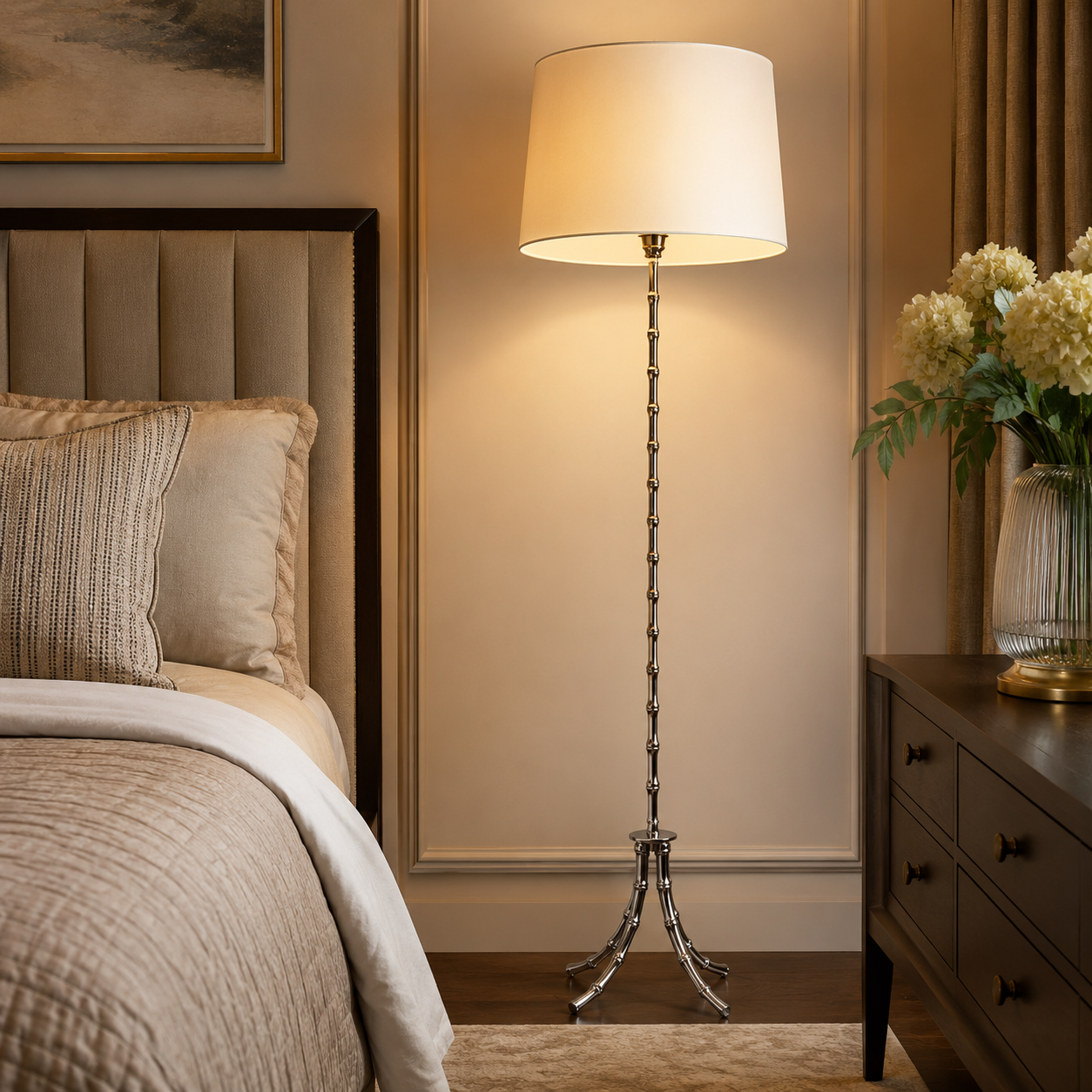 FLOOR LAMP W/ OFF-WHITE ROUND SHADE