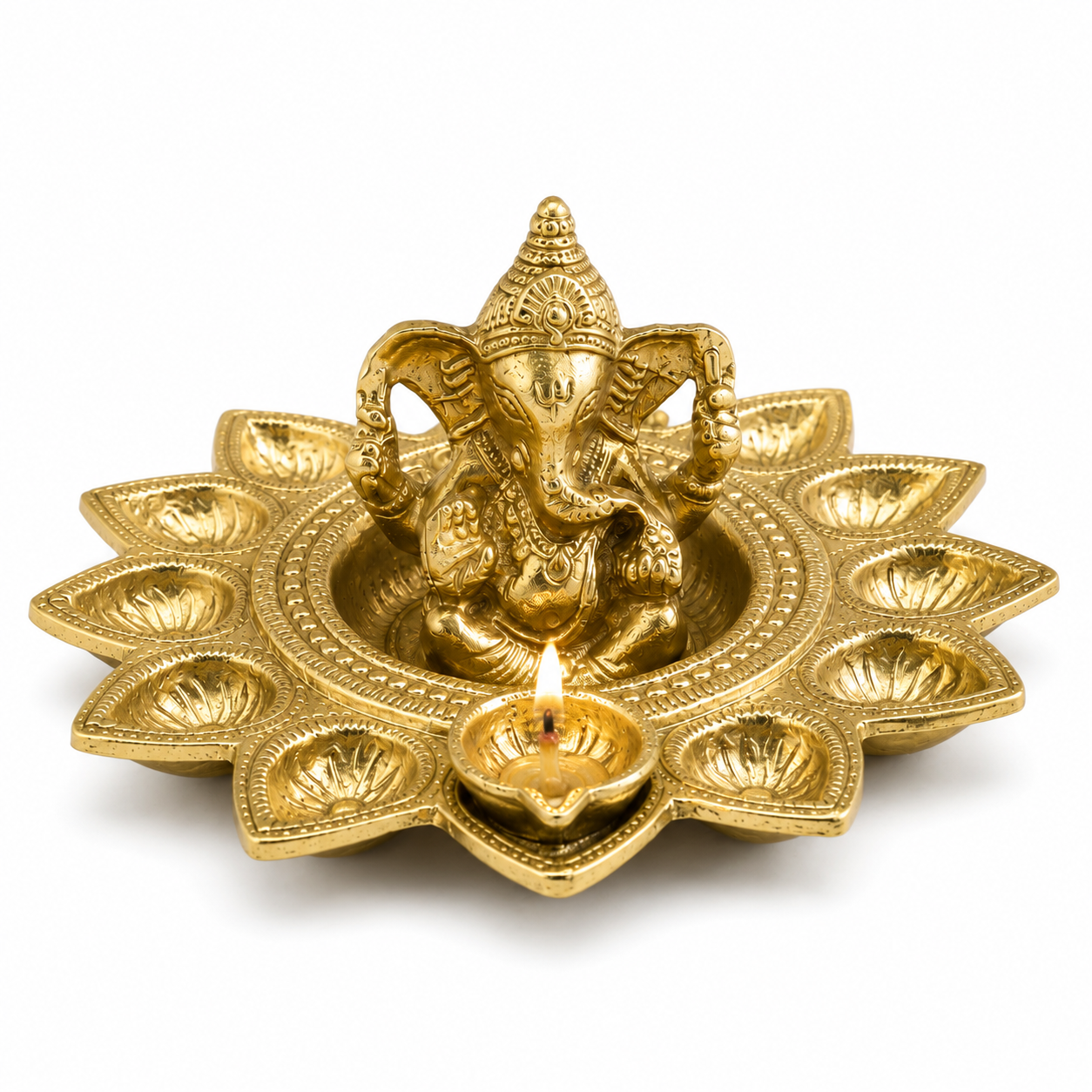 GANESH WITH GOLD POOJA DIYA